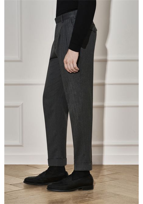 PT Torino Pantaloni Carrot in Lana e Cotone Grigio Scuro Uomo PT TORINO | Pantaloni | CO-ZSCLZB0CL10240